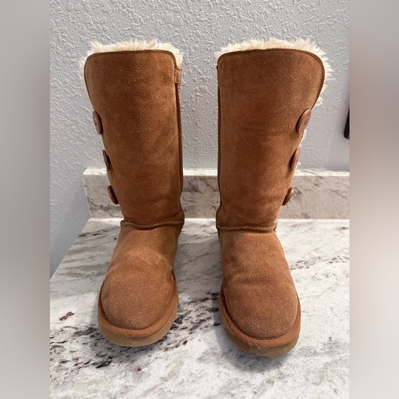 UGG BAILEY TRIPLE BOOTS, SIZE 7 - Picture 4 of 8